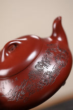 《汉棠石瓢》 王敏（正高级工艺美术师）高建中（正高级乡村振兴技艺师） 作品简介：原矿94年三号坡龙血砂，450cc，菱形9孔出水