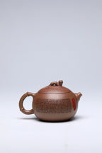 《竹节西施》 作者简介：李玮 中国陶瓷设计艺术大师 正高级工艺美术师  原矿古龙窑柴烧翡翠金砂，220cc，菱形9孔出水