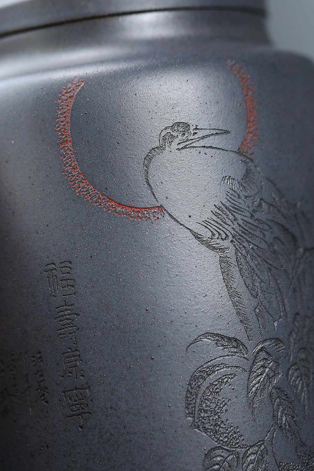 《集思》 王敏（正高级工艺美术师）装饰：李玮（江苏省陶瓷艺术大师，正高）&nbsp;高建中（正高级乡村振兴技艺师） 作品简介：原矿老青段高温还原烧，1000cc，并列33孔出水
