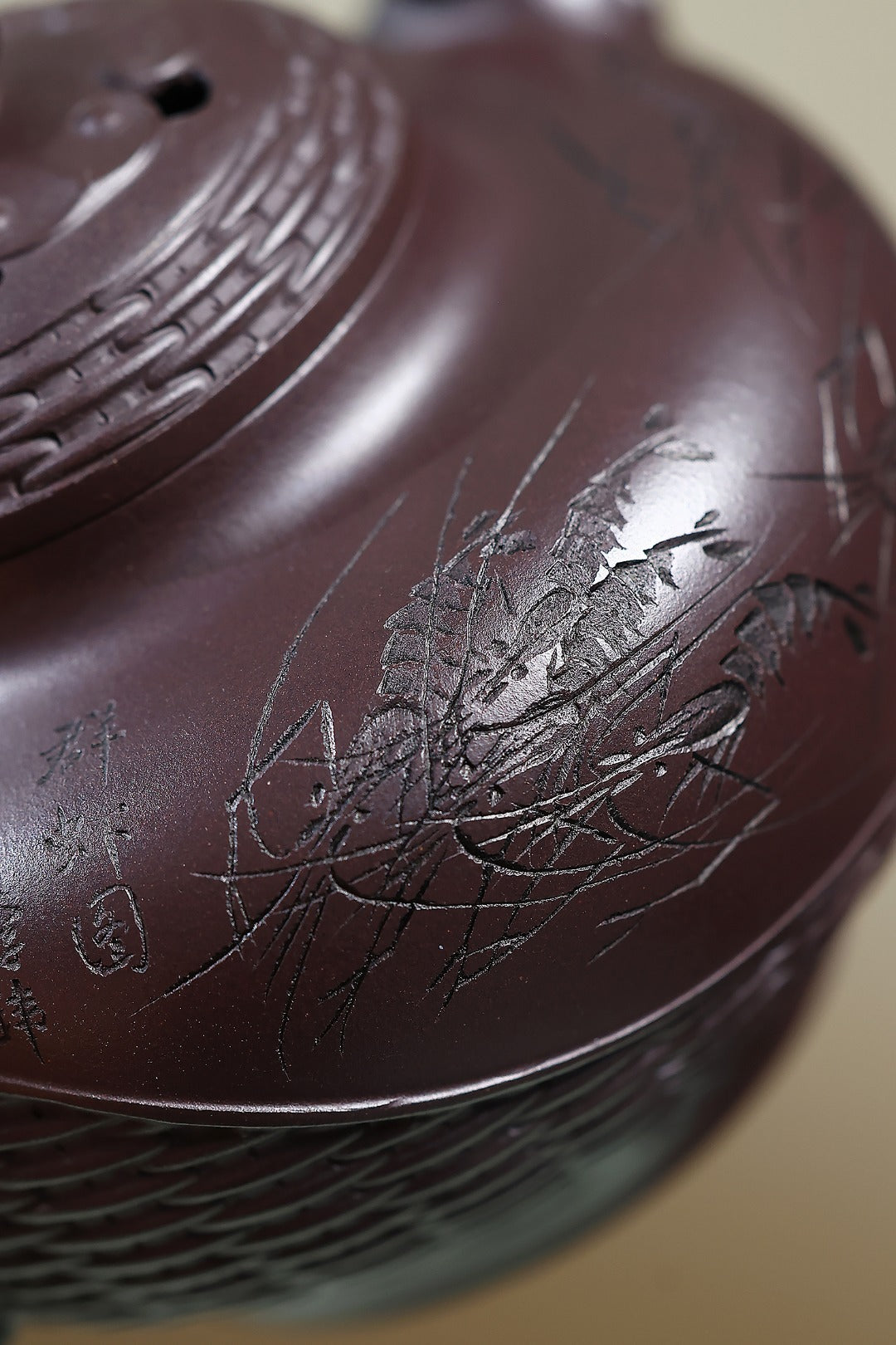 《龙凤呈祥》 国家级工艺美术师 鲍玉华 装饰：李玮（江苏省陶瓷艺术大师，正高）原矿家藏深井紫泥，290cc，菱形14孔出水