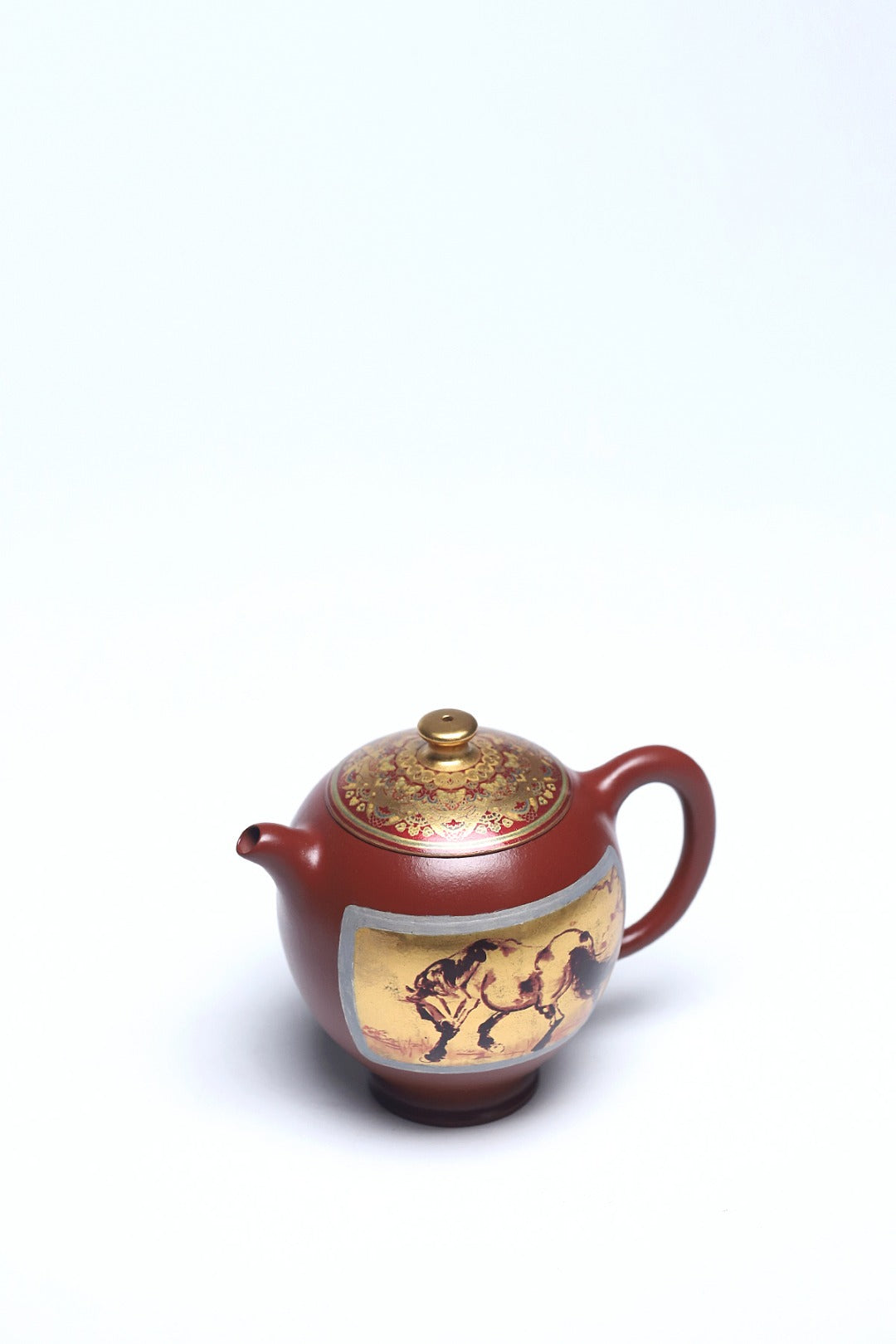 《天马七骏》 作者简介：李玮 中国陶瓷设计艺术大师  作品简介：清早期家藏大红袍，240cc，菱形23孔出水