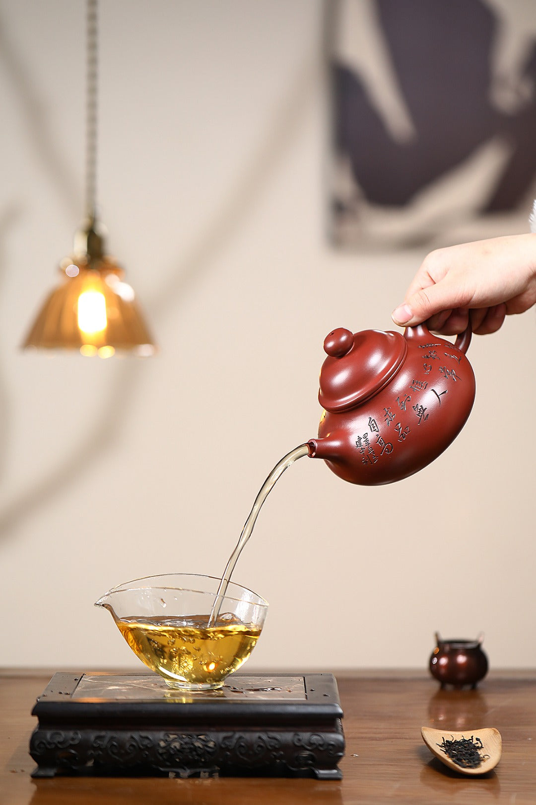 《容天》 王敏（正高级工艺美术师）装饰：李玮（江苏省陶瓷艺术大师，正高）原矿94年三号坡龙血砂，500cc，菱形9孔出水