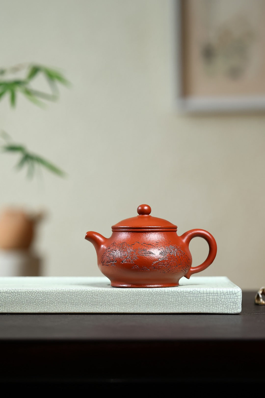 《潘壶》 国家级工艺美术师 鲍玉华 装饰：李玮（江苏省陶瓷艺术大师，正高）原矿家藏朱泥，190cc，菱形14孔出水