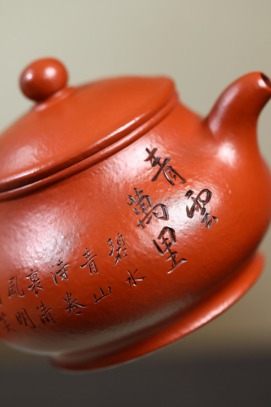 《潘壶》 国家级工艺美术师 鲍玉华 装饰：李玮（江苏省陶瓷艺术大师，正高）原矿家藏朱泥，190cc，菱形14孔出水