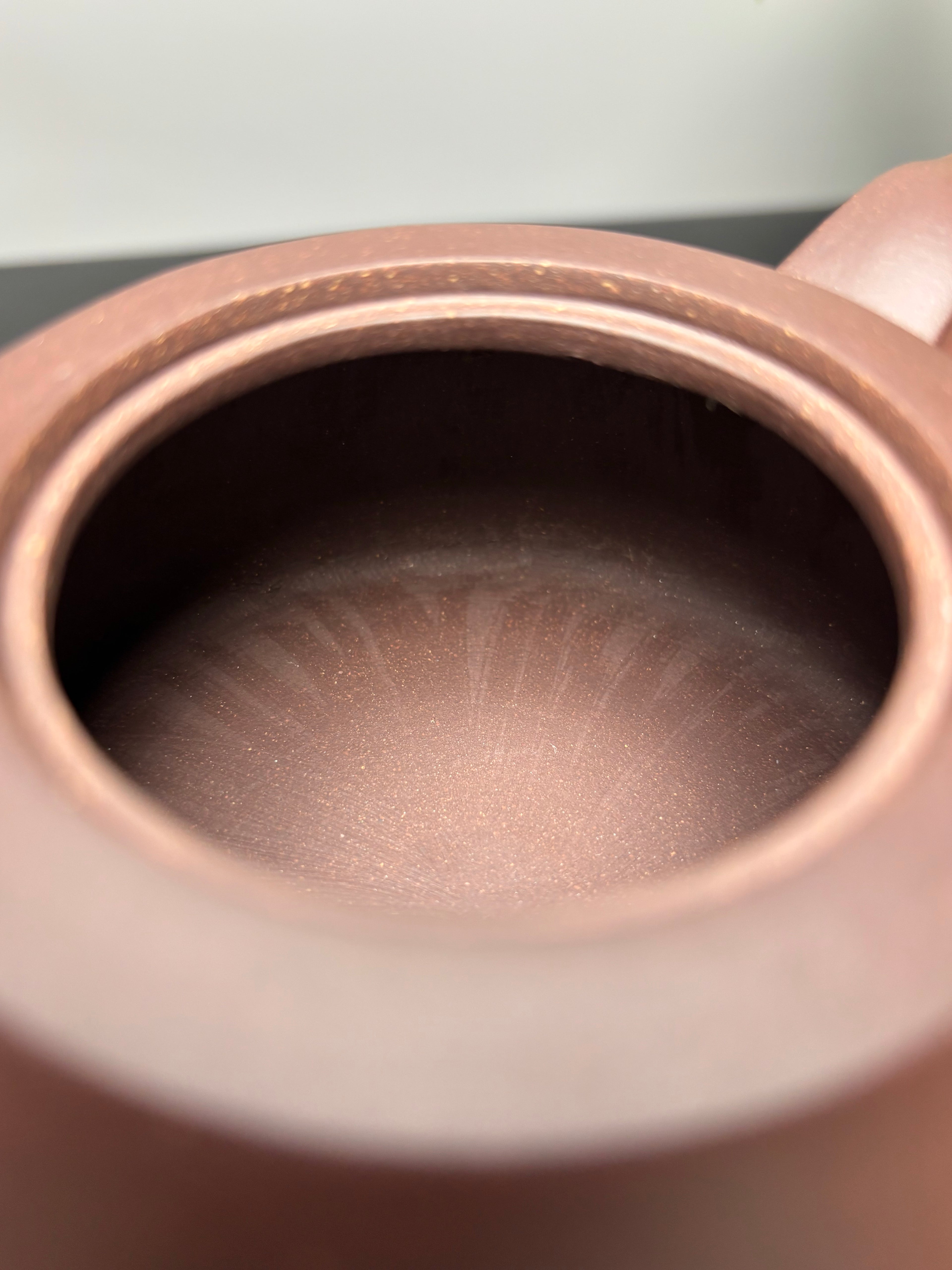 国匠臻藏 葛军大师·原创紫砂重器套组【井泉壶】鼎级荣衔 业界标杆👍礼藏双宜之选!  ——原矿优质老紫泥·400cc 杯50cc