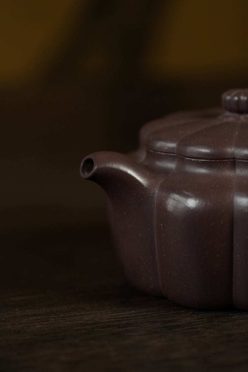 范大生嫡脉·江苏省大师范秀芳·紫砂臻品《秋韵壶》传世收藏·礼赠双绝重器！  ——原矿优质天青泥·280cc（入册款代表作）