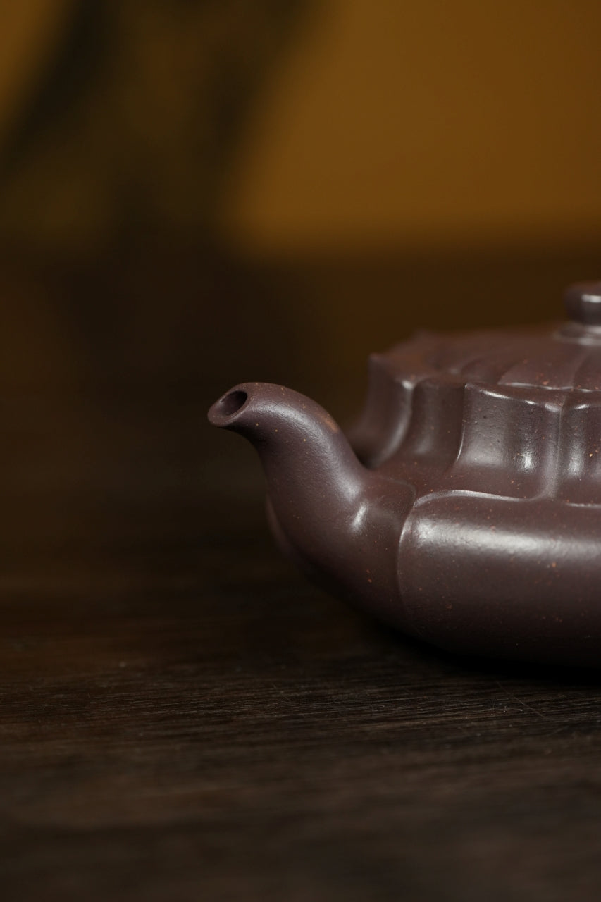 范大生嫡脉·江苏省大师范秀芳·紫砂臻品《八方闲菱壶》——原矿优质天青泥·300cc（入册款代表作）