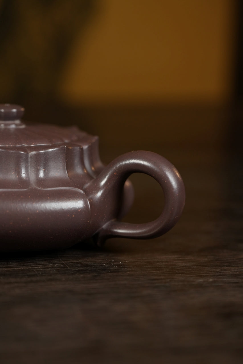 范大生嫡脉·江苏省大师范秀芳·紫砂臻品《八方闲菱壶》——原矿优质天青泥·300cc（入册款代表作）