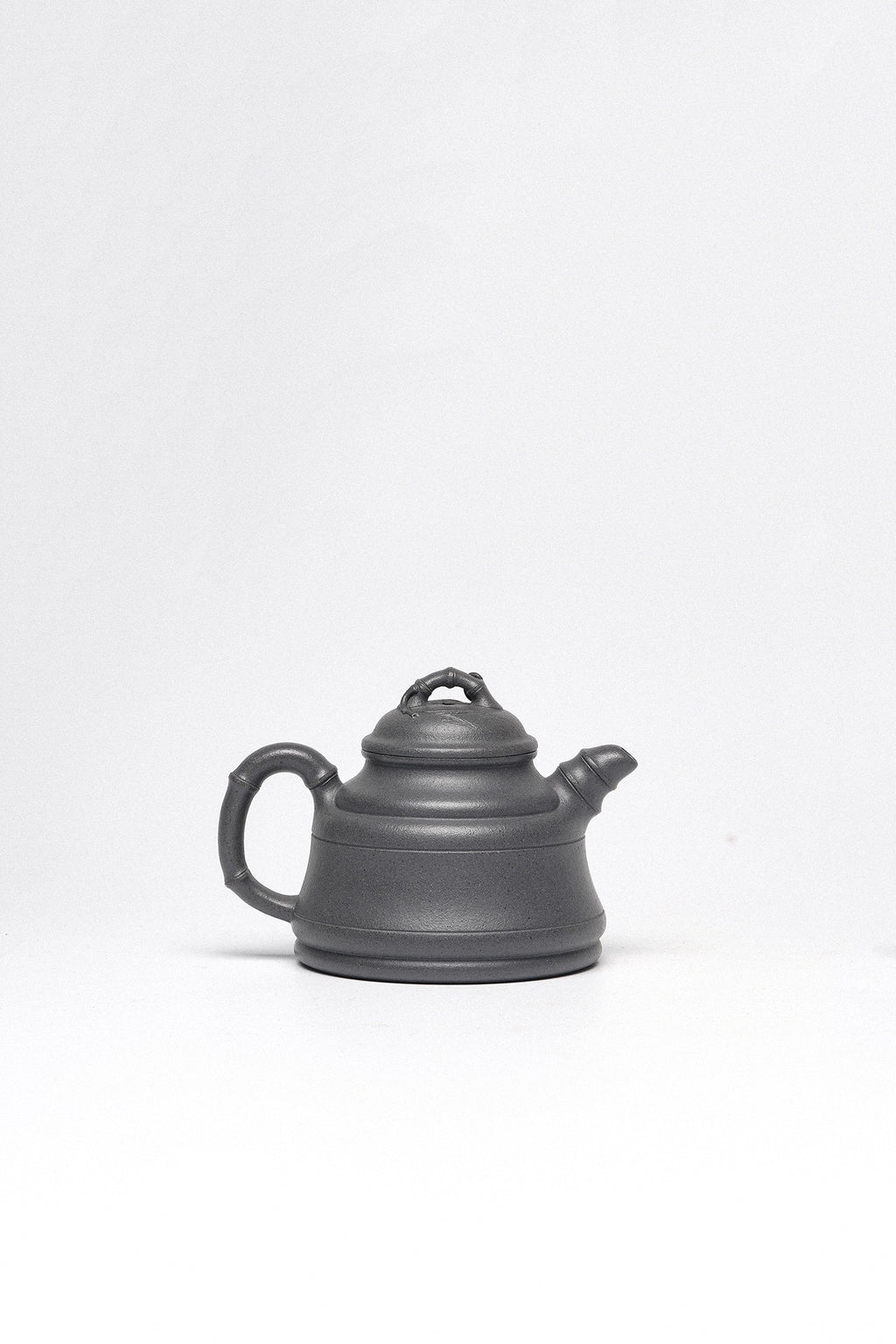 省大师吴培林高徒·王雅丽制【竹鼎壶】世家传承·精工之作——泥料：原矿优质天青泥·180cc