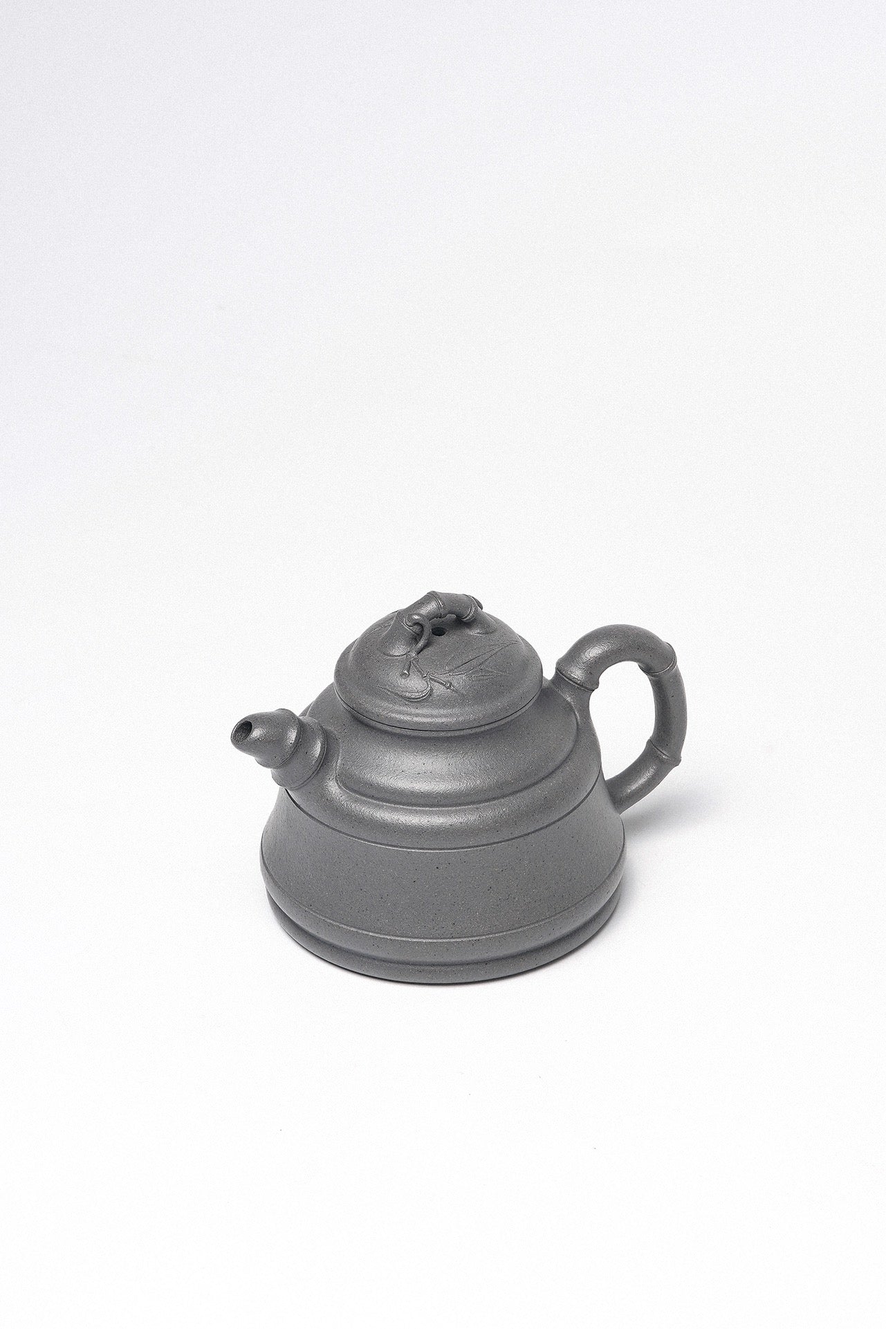 省大师吴培林高徒·王雅丽制【竹鼎壶】世家传承·精工之作——泥料：原矿优质天青泥·180cc