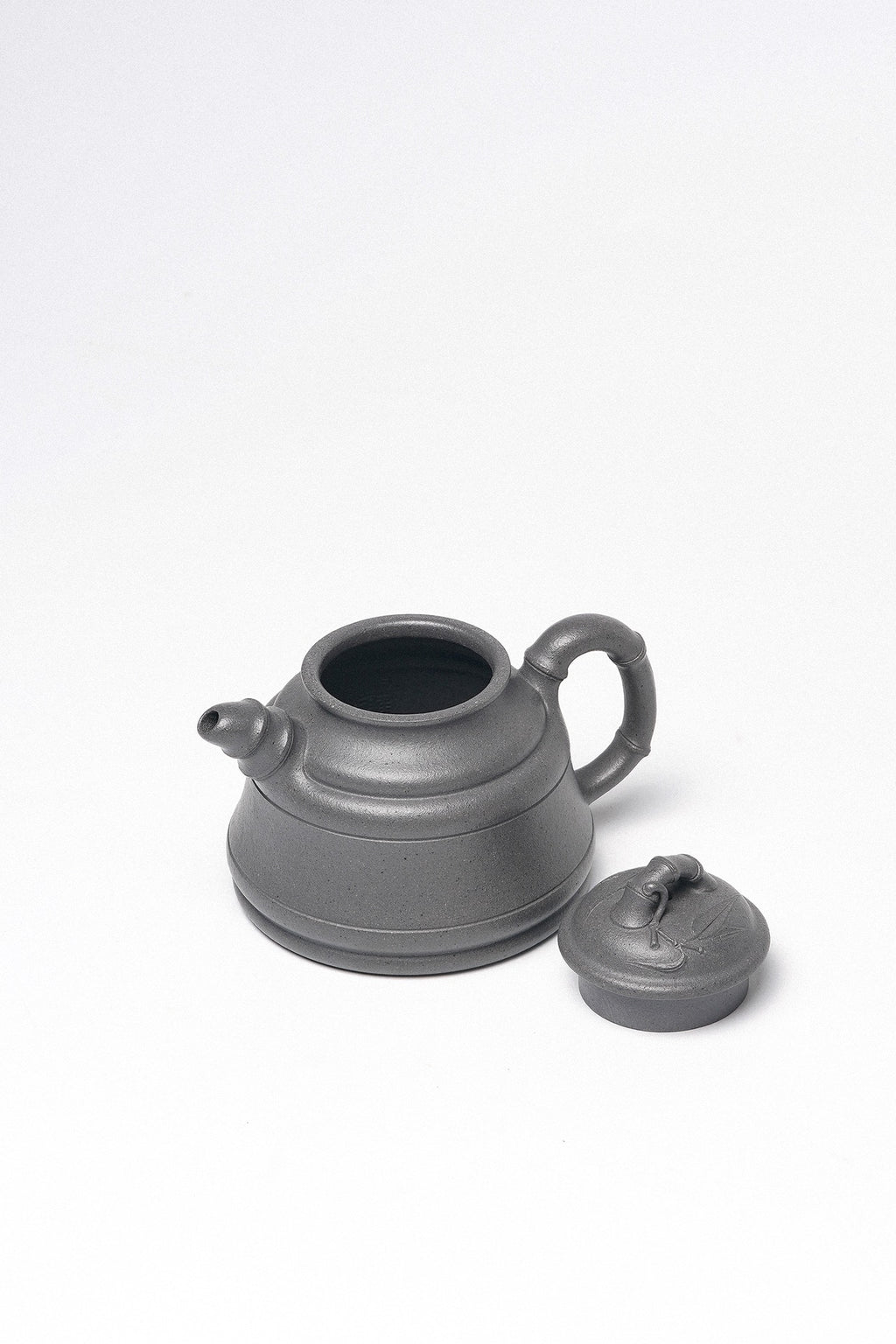 省大师吴培林高徒·王雅丽制【竹鼎壶】世家传承·精工之作——泥料：原矿优质天青泥·180cc