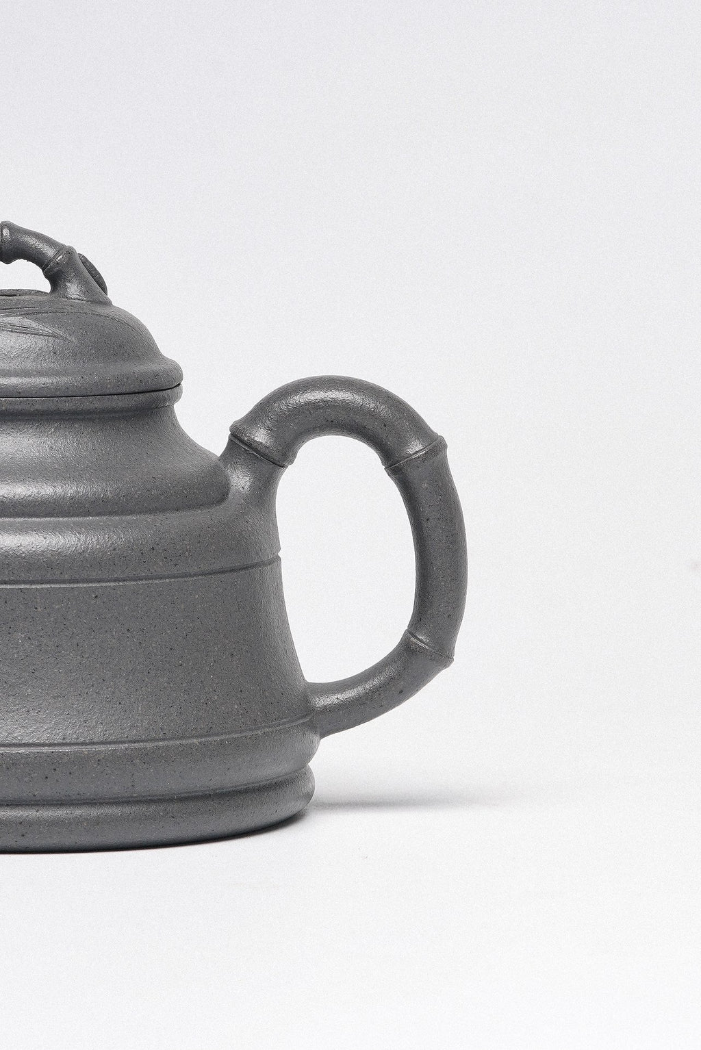 省大师吴培林高徒·王雅丽制【竹鼎壶】世家传承·精工之作——泥料：原矿优质天青泥·180cc