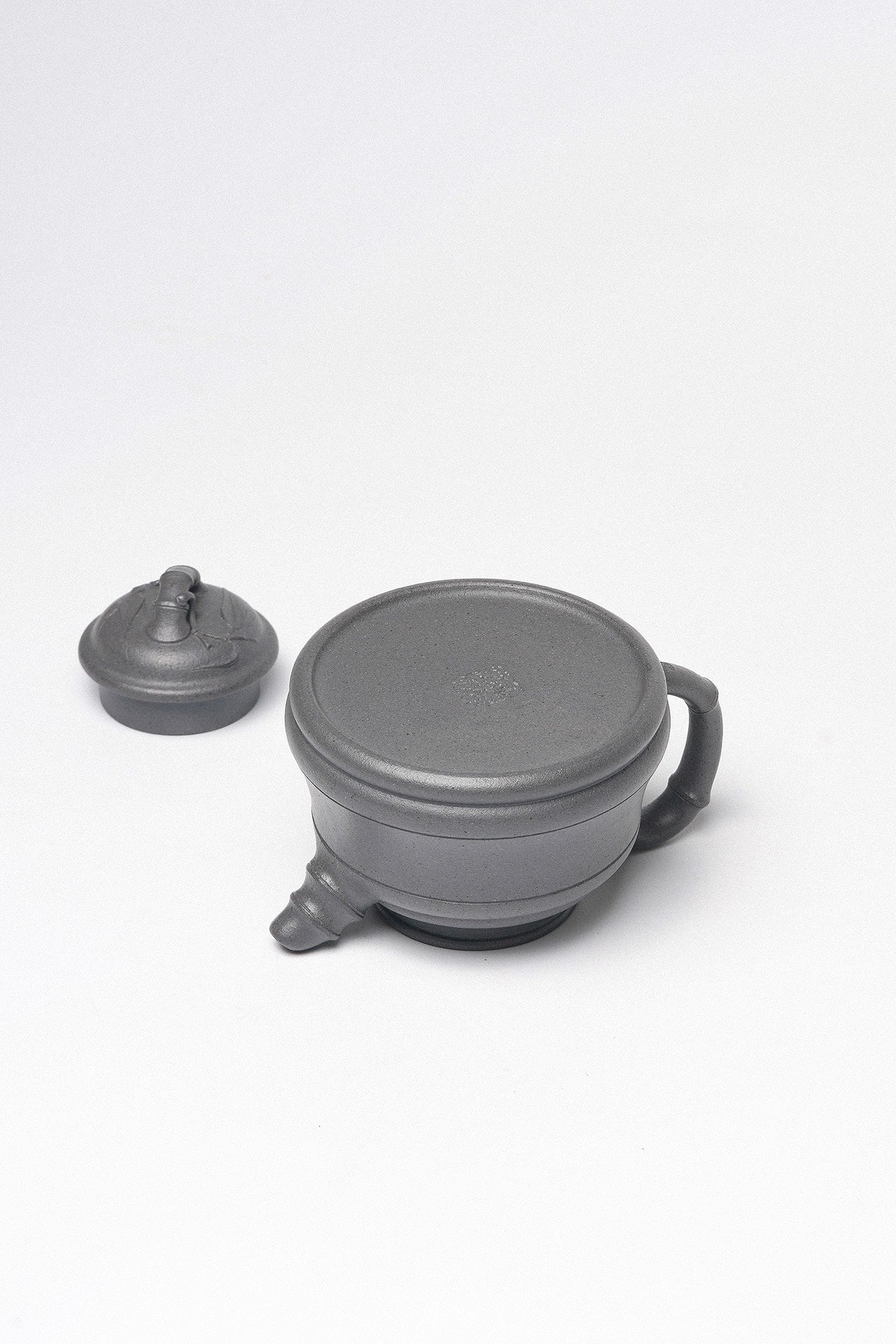 省大师吴培林高徒·王雅丽制【竹鼎壶】世家传承·精工之作——泥料：原矿优质天青泥·180cc