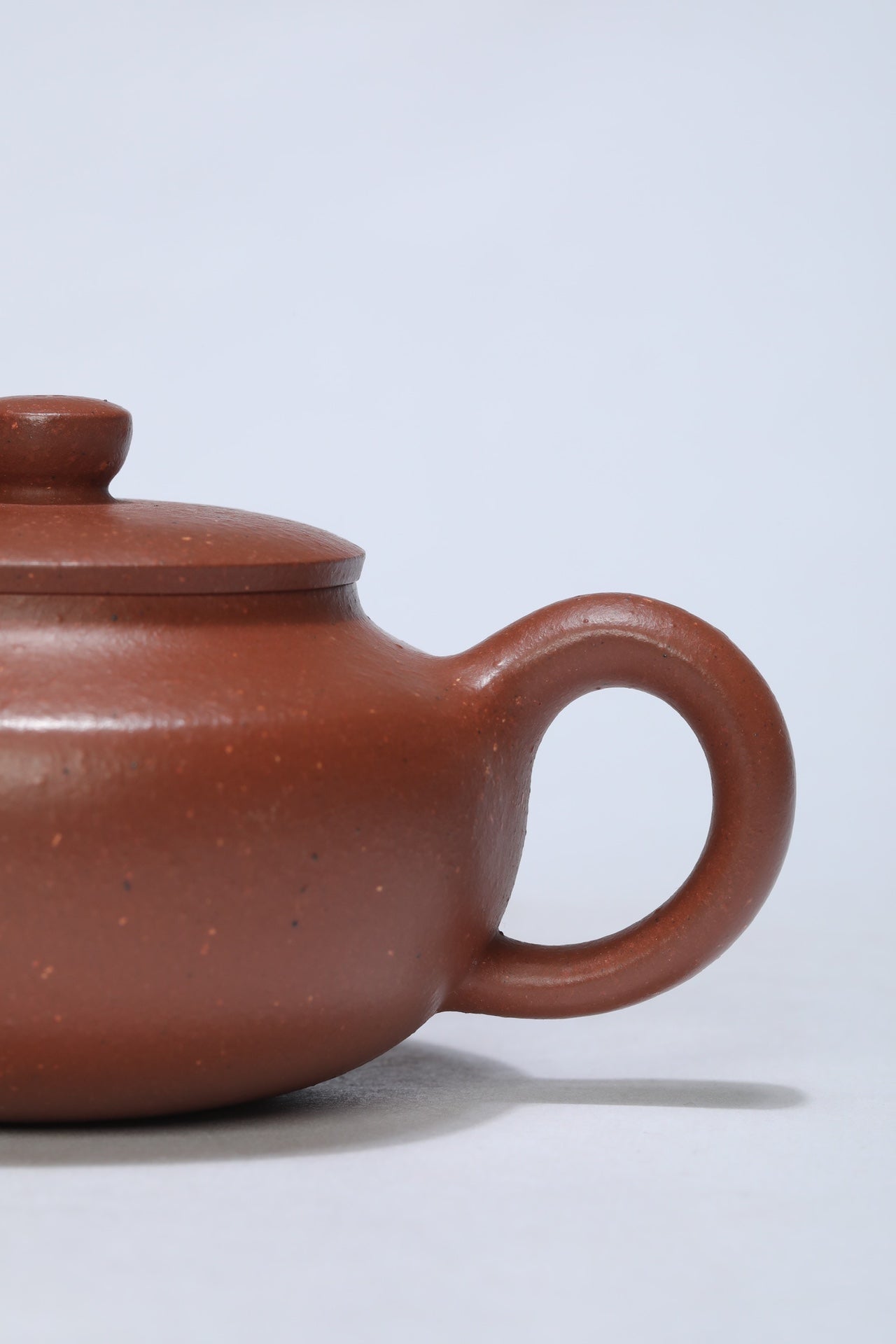 省大师吴培林高徒·王雅丽制【汉扁壶】世家传承·精工之作——泥料：原矿优质降坡泥·230cc