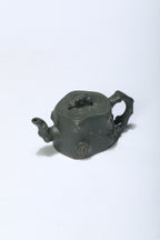 中国宜兴款《梅桩壶》小精品花器 ——优质绿泥·130cc ——盖章落款·小马