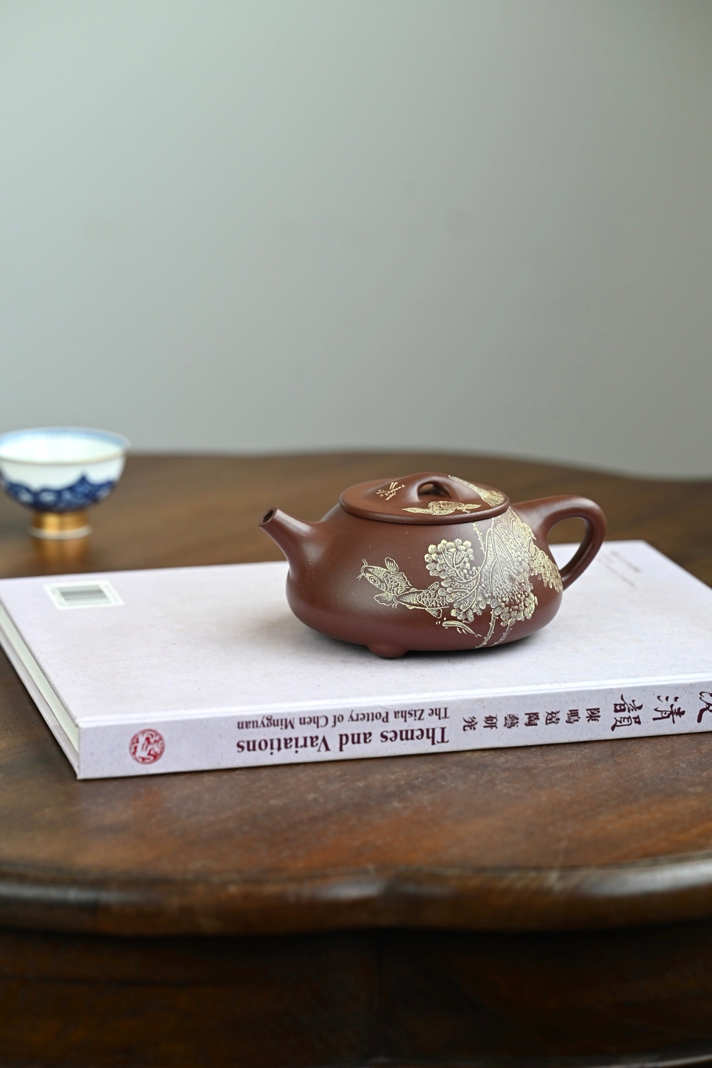 景舟石瓢·全手工 /容量300cc/原矿底槽清 壶身呈梯形，曲线柔和流畅