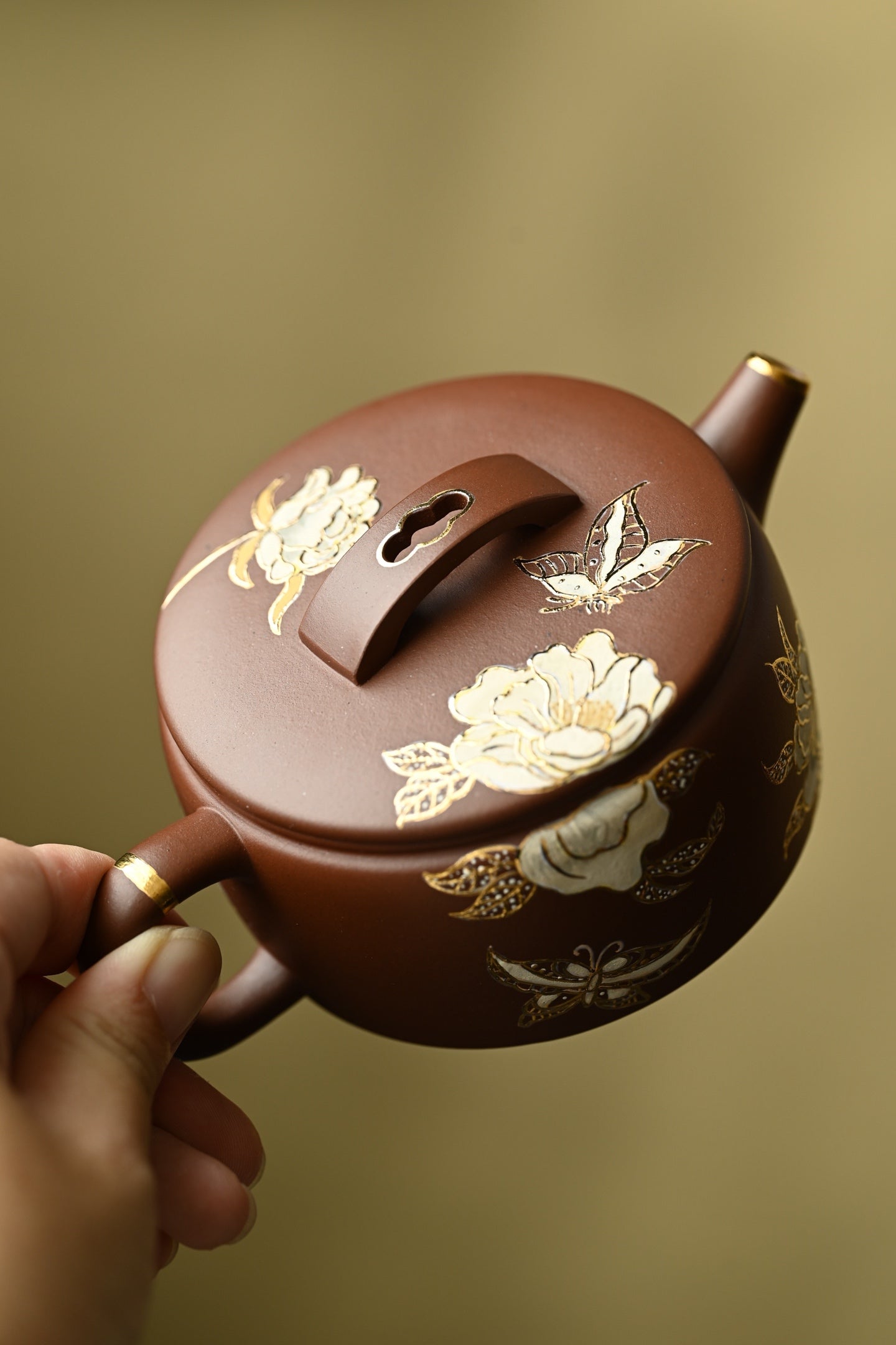 汉瓦·全手工 /容量170cc/家藏紫泥 以‮典经‬汉瓦为原型，辅‮精以‬妙的设计，少了一分笨拙，多了一分秀巧