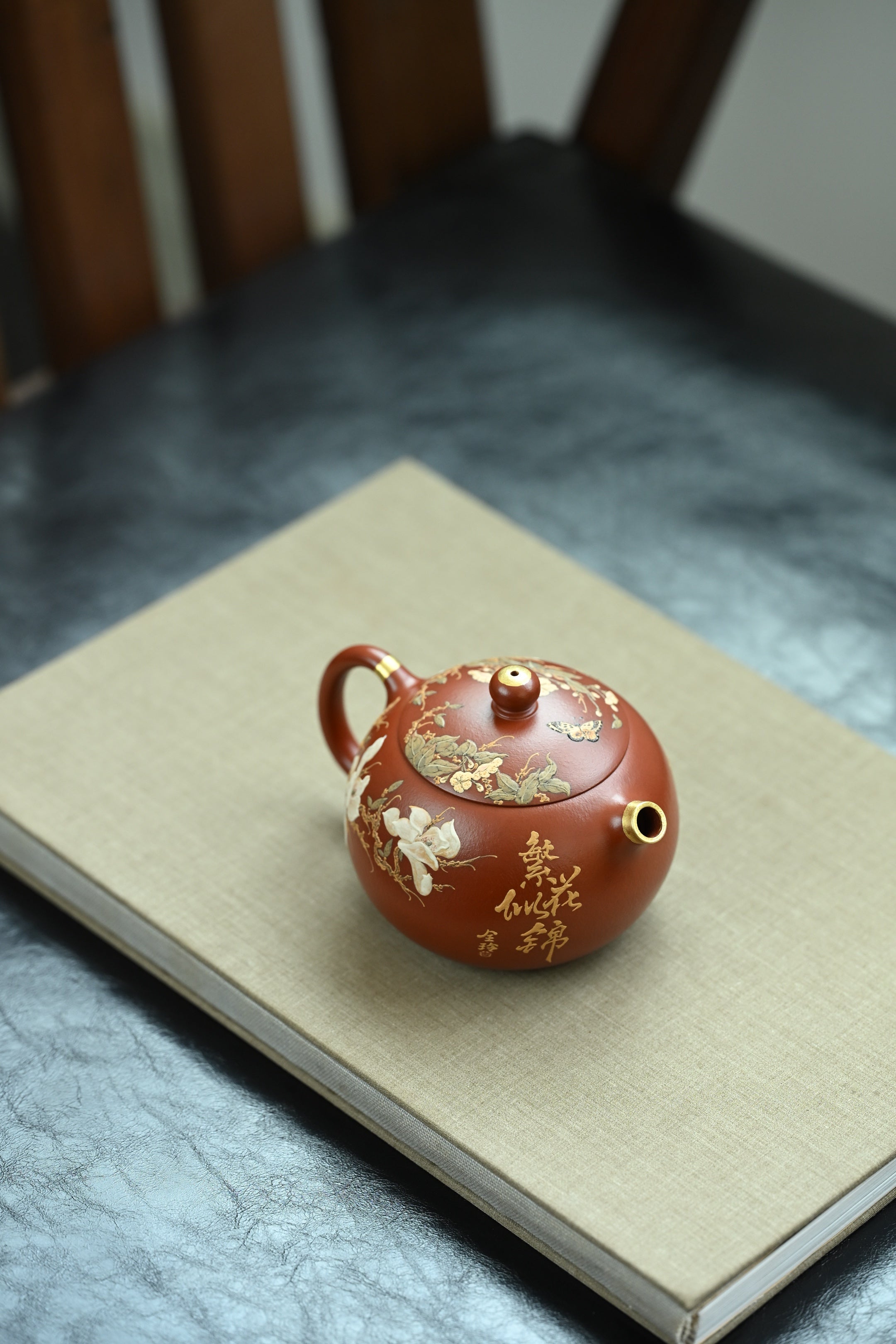 西施·全手工 /泥绘名家全玲泥绘作品 /容量150cc/家藏朱泥 凝练简约，利落而不失典雅