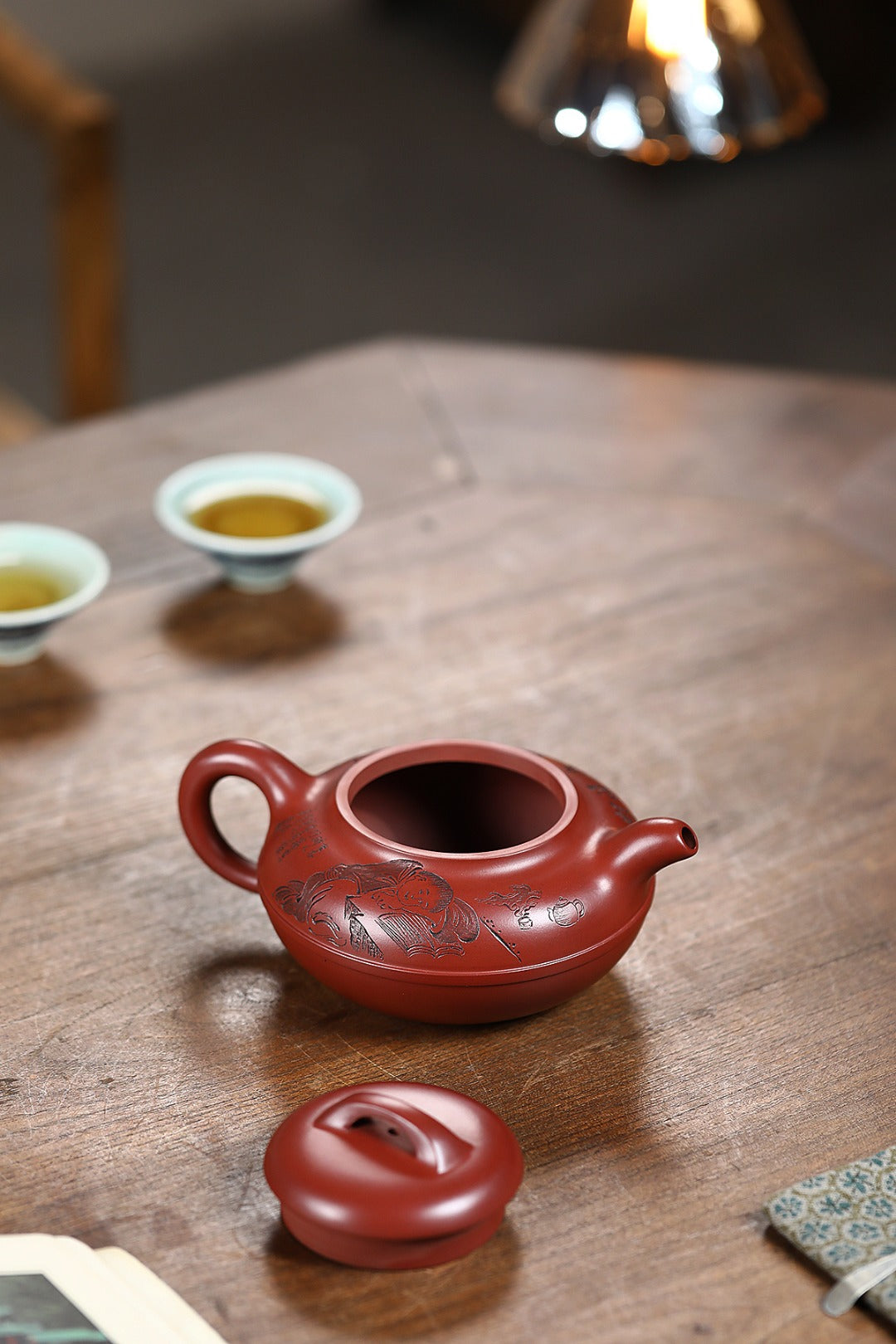 《线圆》 王敏（正高级工艺美术师)装饰：李玮（江苏省陶瓷艺术大师，正高)&nbsp;高建中（正高级乡村振兴技艺师） 作品简介：原矿94年三号坡龙血砂，480cc，菱形9孔出水
