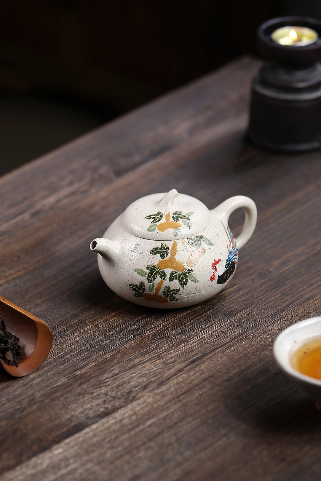 《茄瓜》 国家级工艺美术师 鲍玉华 装饰：李玮（江苏省陶瓷艺术大师，正高)原矿家藏梨玉段，280cc，菱形9孔出水