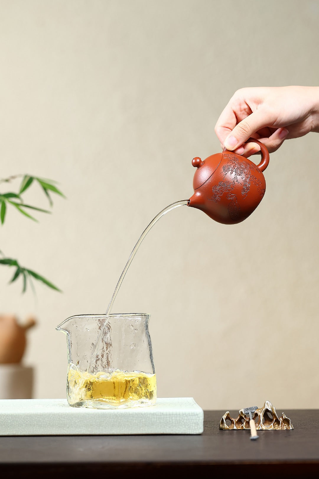 《龙蛋》 国家级工艺美术师 鲍玉华 装饰：李玮（江苏省陶瓷艺术大师，正高)原矿家藏大红袍，160cc，菱形14孔出水