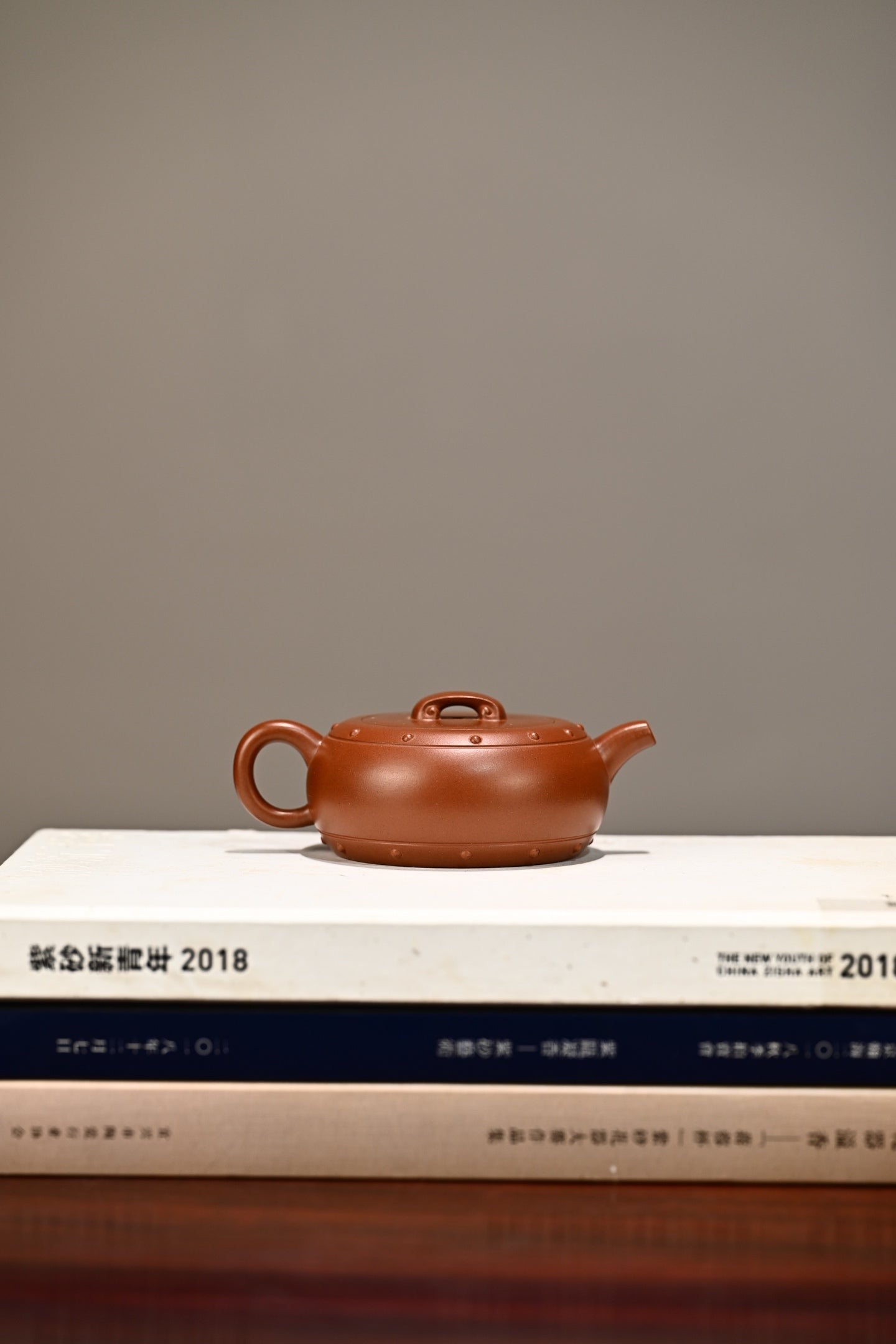 如意鼓·全手工 /高工高卫萍作品 容量170cc/极品红皮龙 壶作鼓式，中鼓腹身，如意壶钮