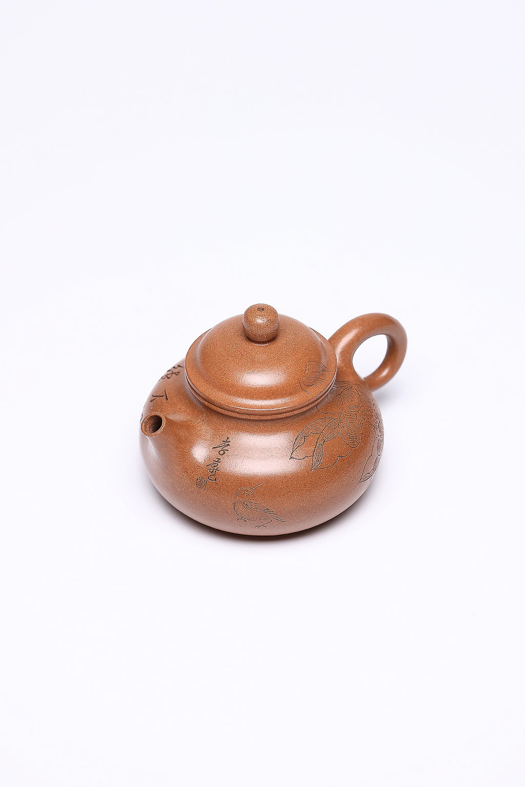 【容天】 作者 ：邵忠源 泥料：玉砂段 容量：240cc  此款容天壶甄选原矿玉砂段泥精制