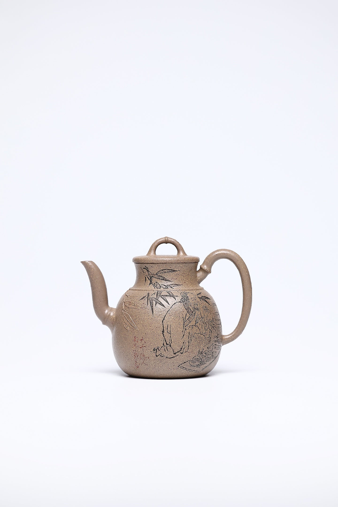 【竹节小酒壶】 作者 ：邵忠源 泥料：五彩段泥 容量：230cc  作品介绍：  此壶取竹节为形，甄选五彩段泥手工打造