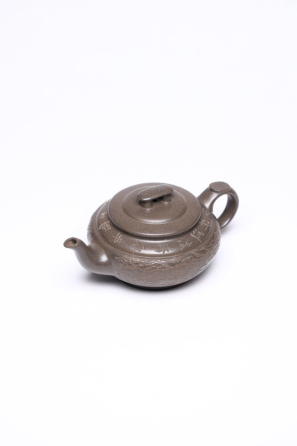 【上新桥】 作者 ：邵忠源 泥料：天青泥 容量：240cc  作品介绍：  经典上新桥器型，选用珍稀天星泥手工成型