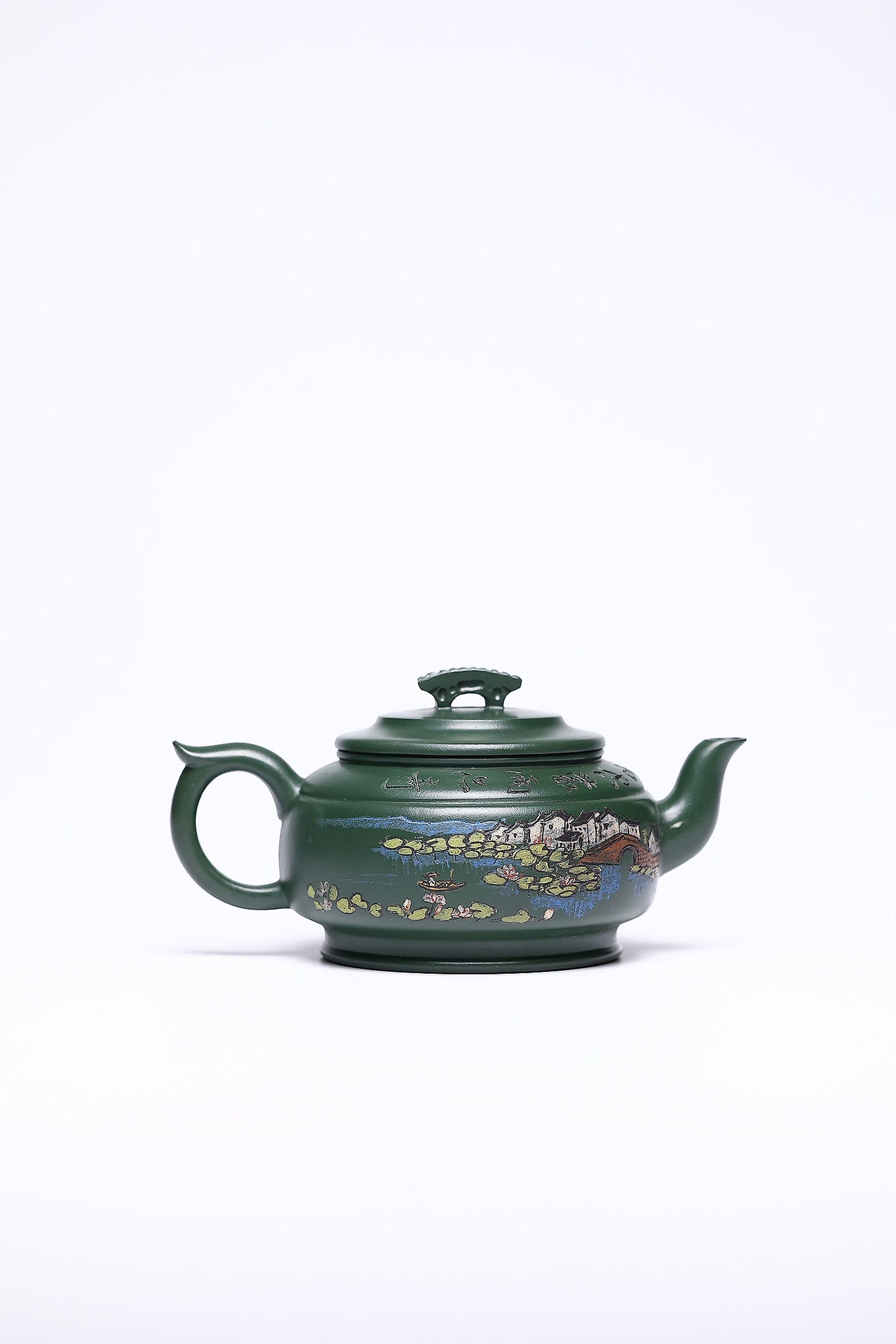 【上新桥】 作者 ：邵忠源 泥料：大亨绿泥 容量：400cc  作品介绍： 经典上新桥壶式，甄选绿泥精工塑造