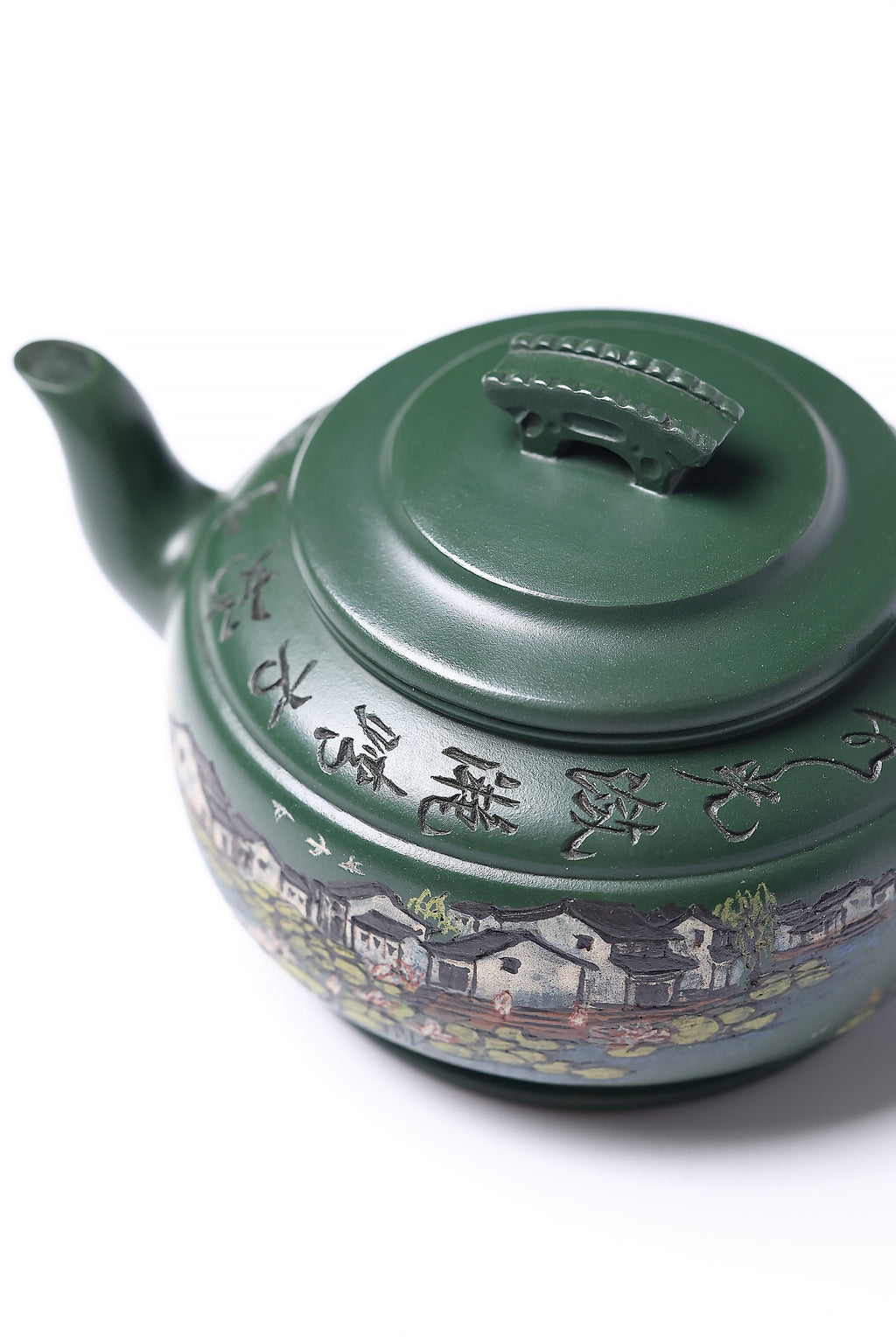 【上新桥】 作者 ：邵忠源 泥料：大亨绿泥 容量：400cc  作品介绍： 经典上新桥壶式，甄选绿泥精工塑造