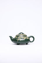 【汉棠石瓢】 作者 ：邵忠源 泥料：大亨绿泥 容量：300cc  作品介绍：  此器为经典汉棠石瓢，选用珍稀绿泥精工锻制