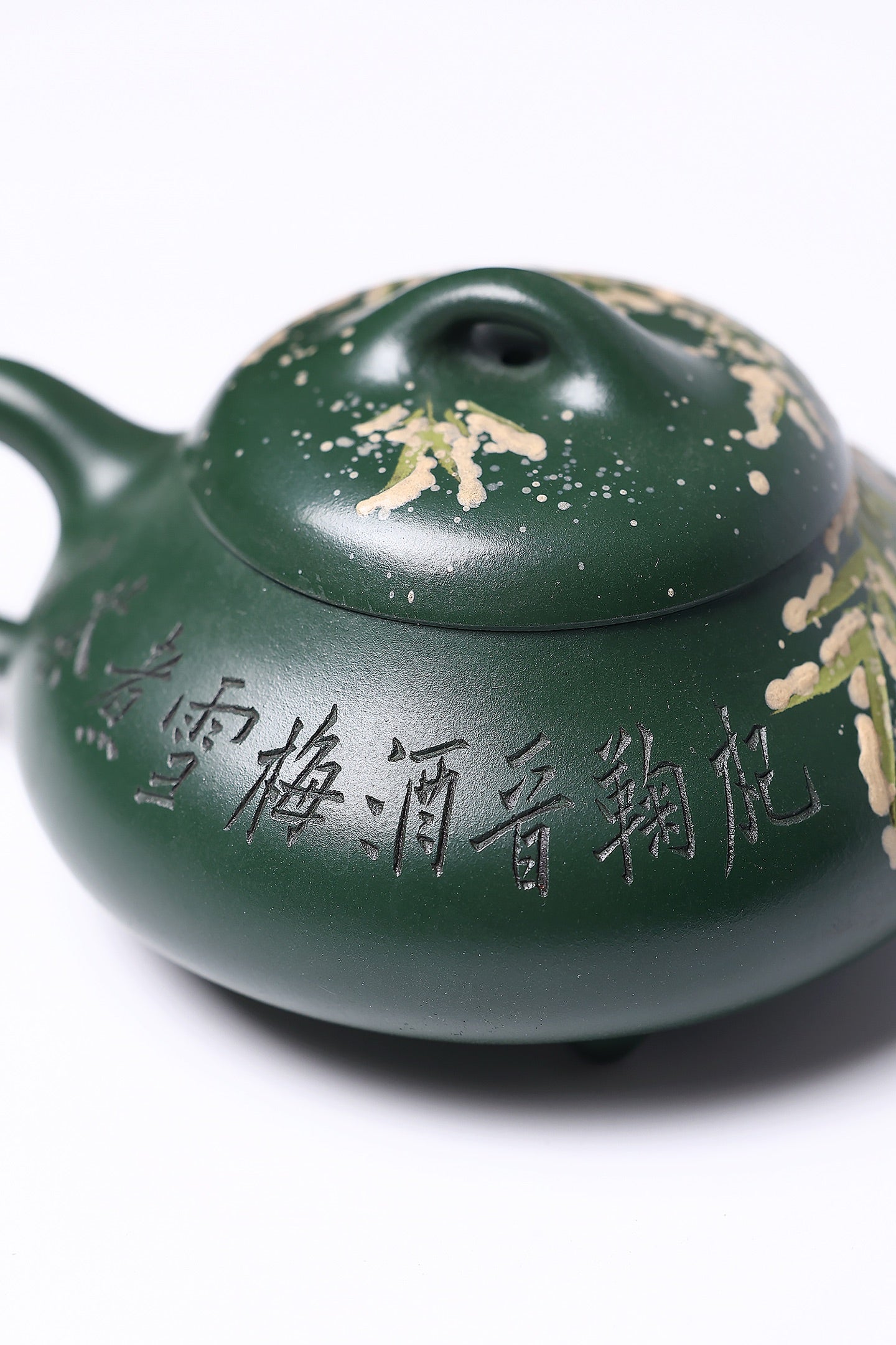 【汉棠石瓢】 作者 ：邵忠源 泥料：大亨绿泥 容量：300cc  作品介绍：  此器为经典汉棠石瓢，选用珍稀绿泥精工锻制