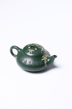 【汉棠石瓢】 作者 ：邵忠源 泥料：大亨绿泥 容量：300cc  作品介绍：  此器为经典汉棠石瓢，选用珍稀绿泥精工锻制