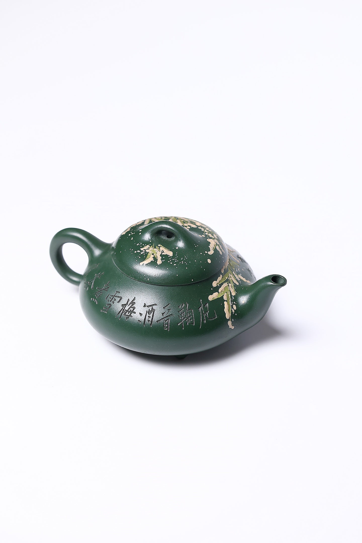【汉棠石瓢】 作者 ：邵忠源 泥料：大亨绿泥 容量：300cc  作品介绍：  此器为经典汉棠石瓢，选用珍稀绿泥精工锻制