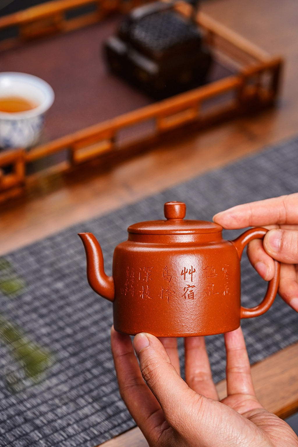 文人雅器！国高工精品！  品名：漱泉壶  泥料：原矿优质朱泥  容量：200cc  作者：郁老师 （高级工艺美术师）