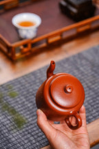 文人雅器！国高工精品！  品名：漱泉壶  泥料：原矿优质朱泥  容量：200cc  作者：郁老师 （高级工艺美术师）
