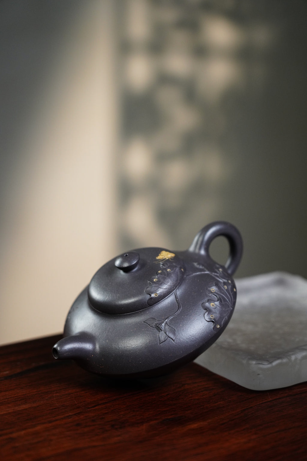高工佳作 【壶名】合欢 【容量】290cc 【泥料】极品天青泥 【作者】李老师（国家级高级工艺美术师）