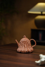 稀世罕见·紫砂臻品｜沈更轶大师巅峰《清荷栖趣壶》 典藏传世·高端礼赠·潜力重器👍 ——原矿优质老段泥·220cc ——正高级工艺美术师·沈更轶 亲制