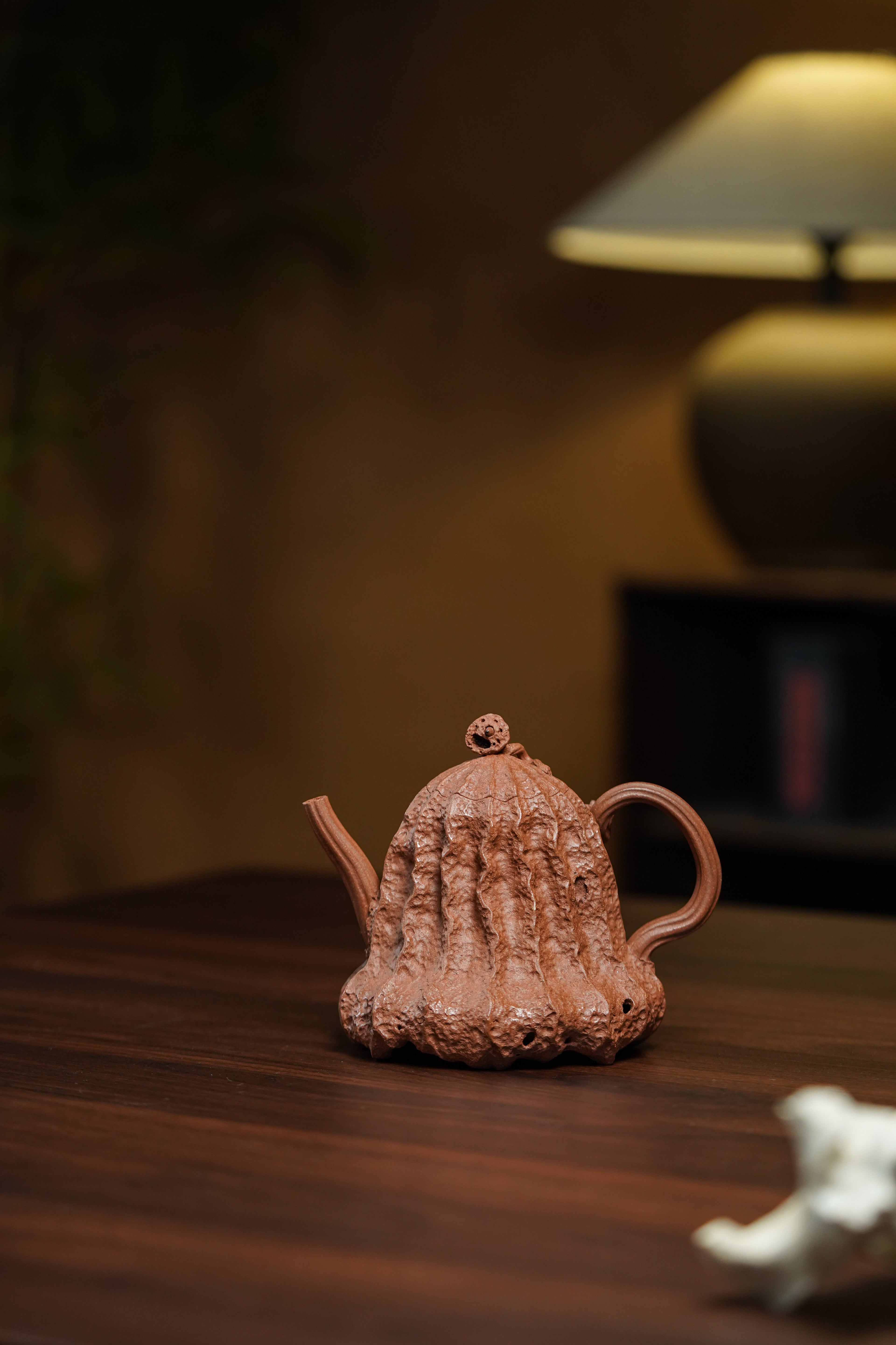 稀世罕见·紫砂臻品｜沈更轶大师巅峰《清荷栖趣壶》 典藏传世·高端礼赠·潜力重器👍 ——原矿优质老段泥·220cc ——正高级工艺美术师·沈更轶 亲制