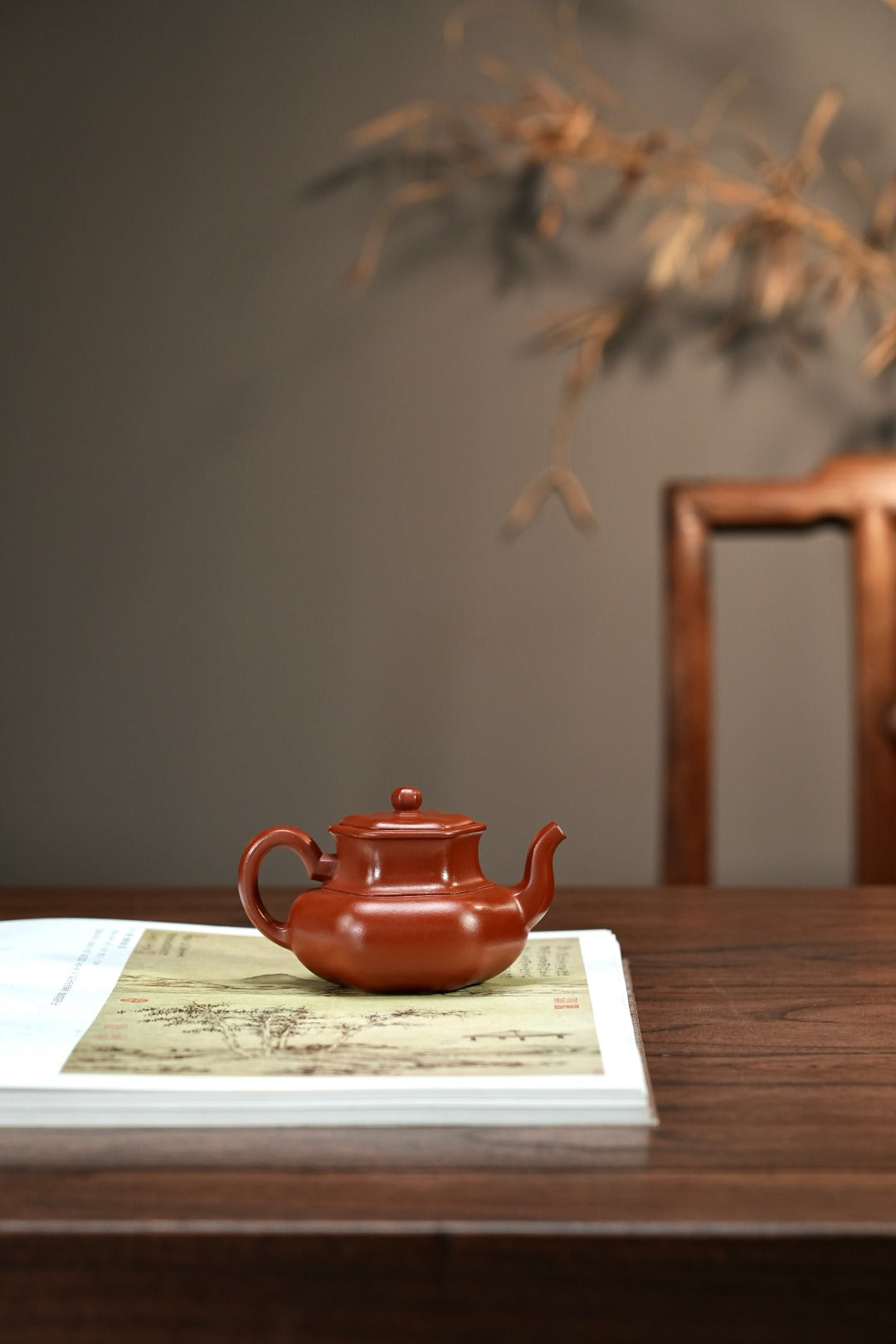 紫砂界80后方器巨匠巅峰臻品大拍5万同系列《萍聚壶》甄选原矿优质大红袍·200cc，料工合一、品质顶级