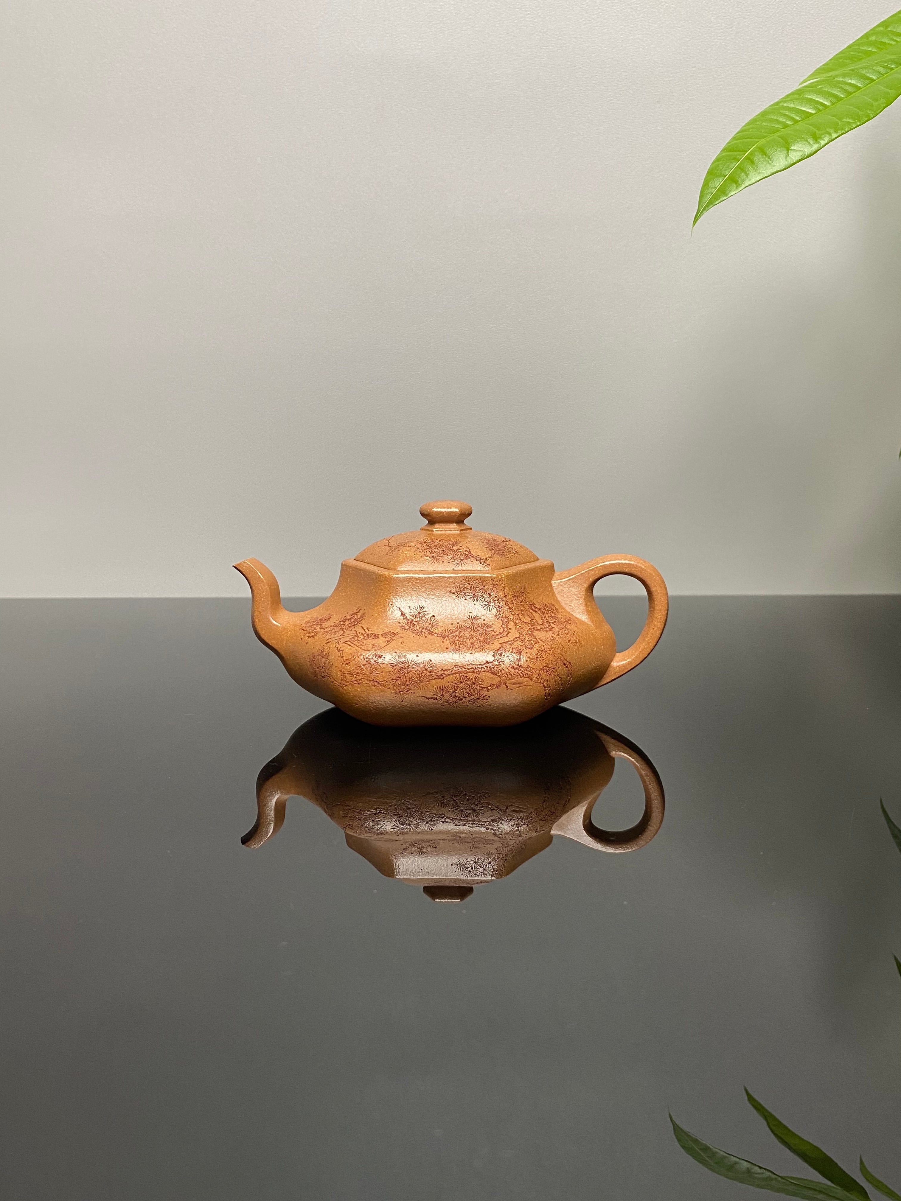 耿浩方器 礼藏双绝｜紫砂界80后方器巨匠巅峰臻品《闲者六方壶》甄选原矿优质老段泥·260cc，料工合一，品质顶级