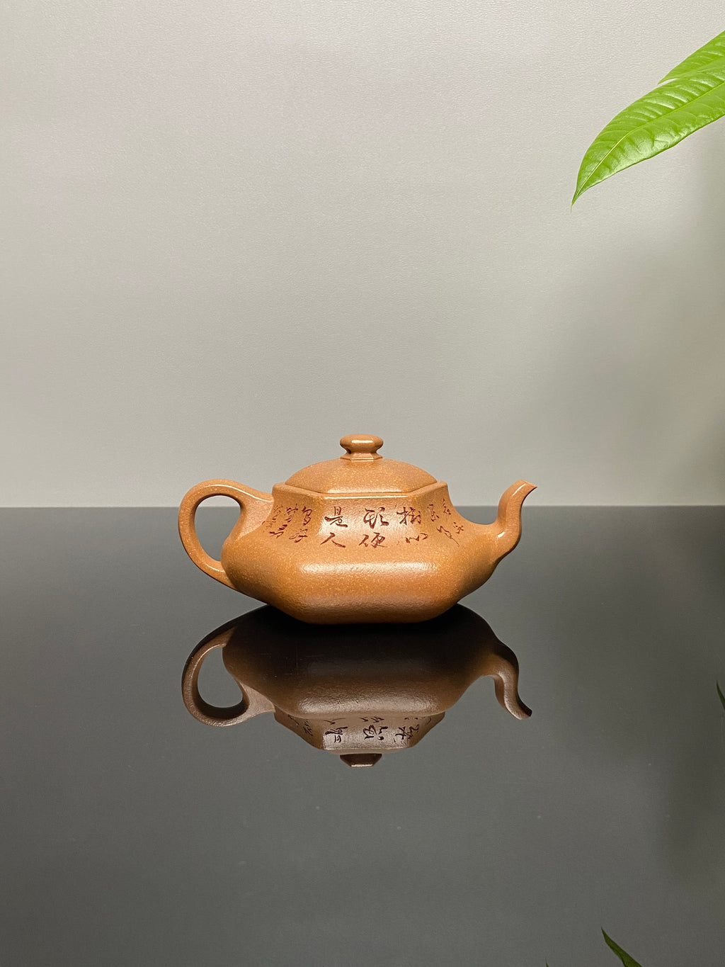 耿浩方器 礼藏双绝｜紫砂界80后方器巨匠巅峰臻品《闲者六方壶》甄选原矿优质老段泥·260cc，料工合一，品质顶级