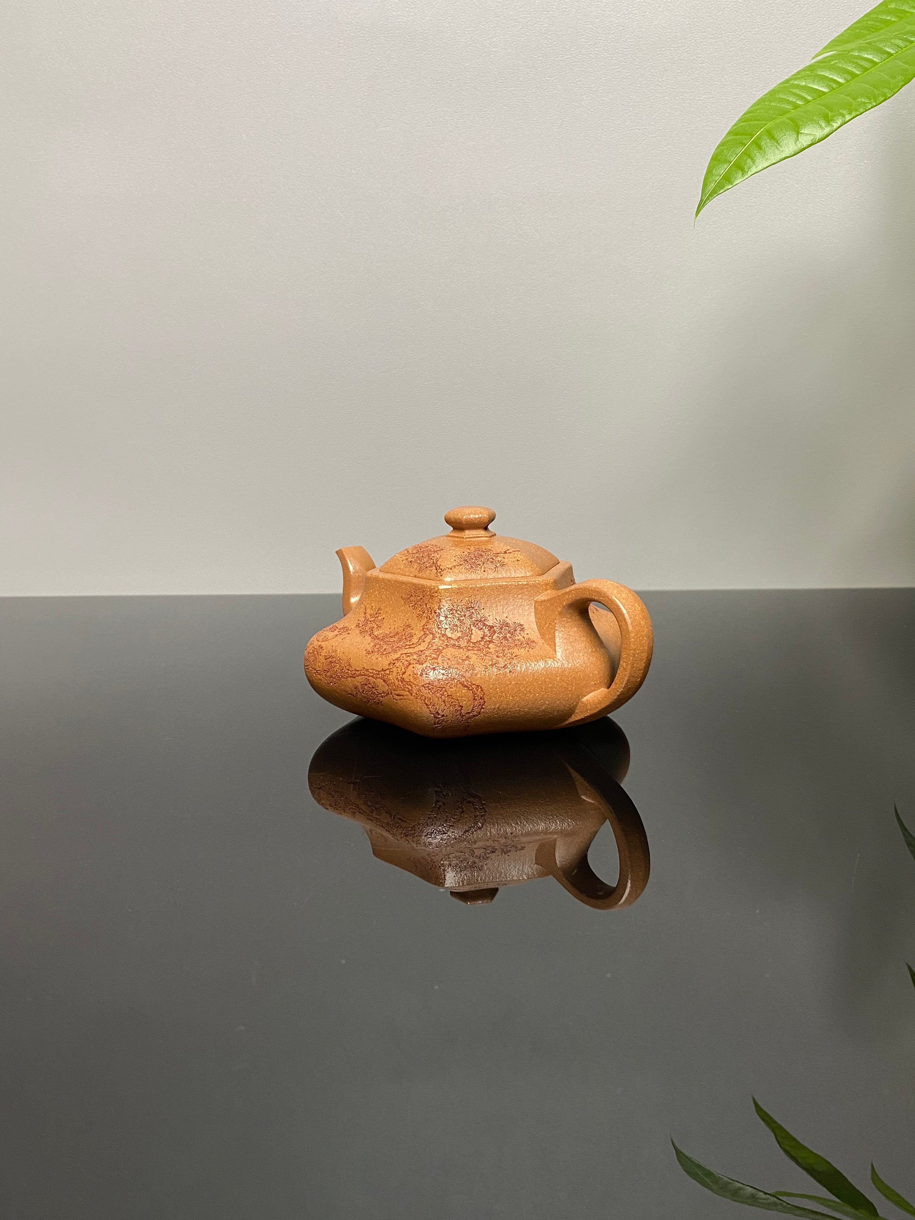 耿浩方器 礼藏双绝｜紫砂界80后方器巨匠巅峰臻品《闲者六方壶》甄选原矿优质老段泥·260cc，料工合一，品质顶级