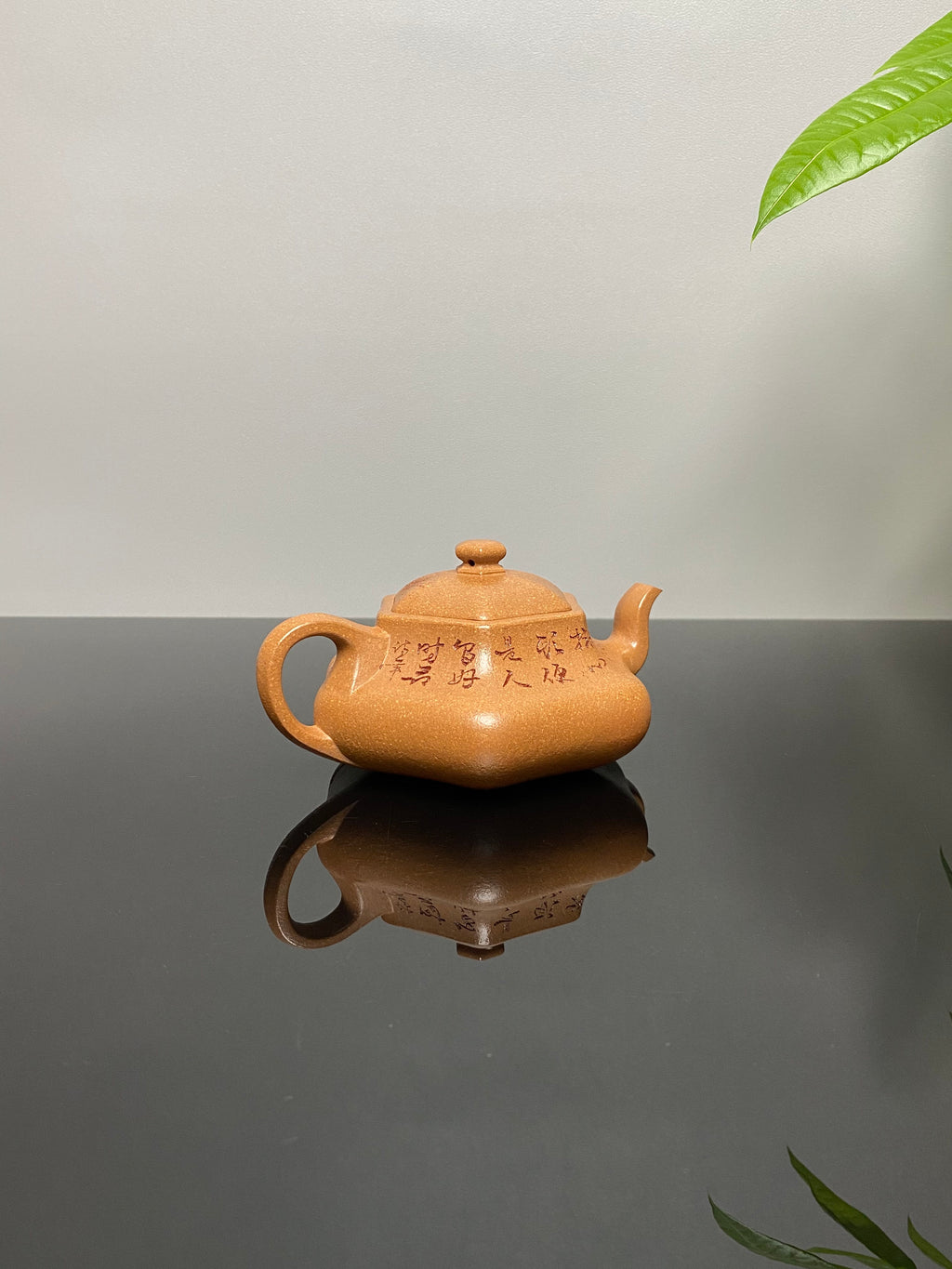 耿浩方器 礼藏双绝｜紫砂界80后方器巨匠巅峰臻品《闲者六方壶》甄选原矿优质老段泥·260cc，料工合一，品质顶级