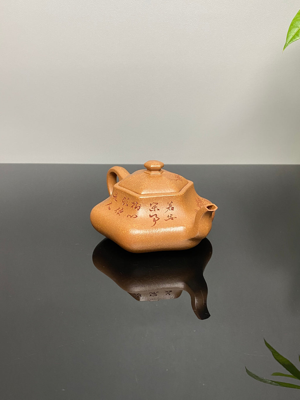 耿浩方器 礼藏双绝｜紫砂界80后方器巨匠巅峰臻品《闲者六方壶》甄选原矿优质老段泥·260cc，料工合一，品质顶级