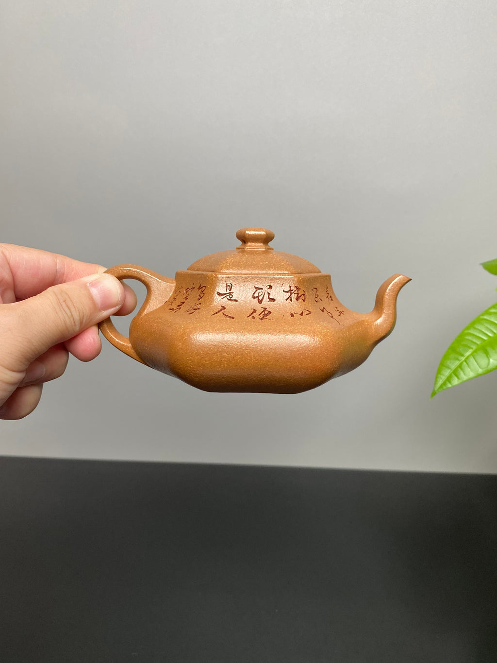 耿浩方器 礼藏双绝｜紫砂界80后方器巨匠巅峰臻品《闲者六方壶》甄选原矿优质老段泥·260cc，料工合一，品质顶级