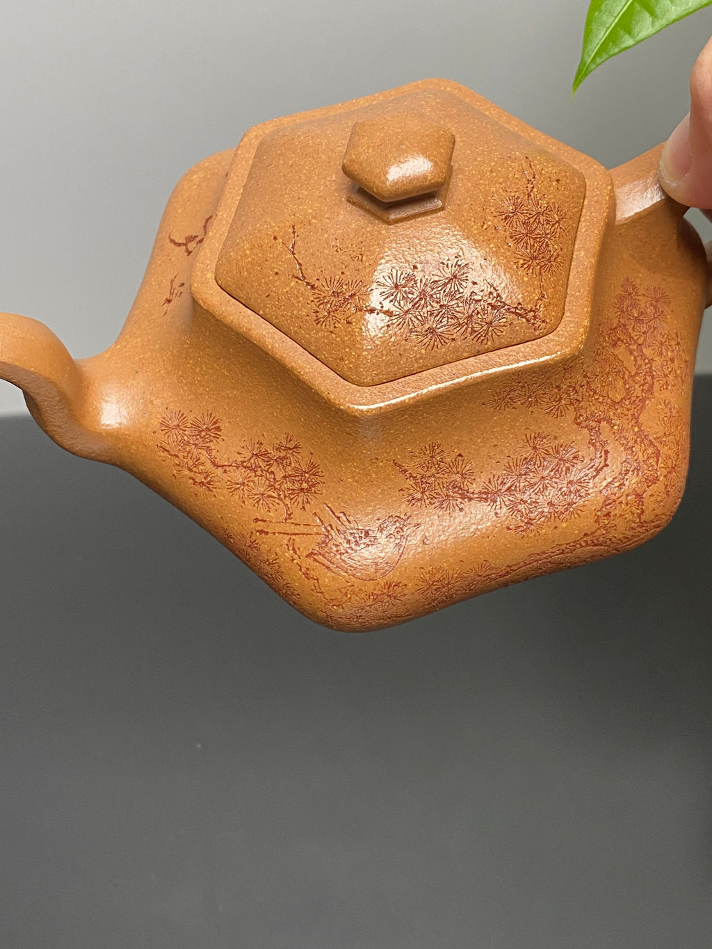 耿浩方器 礼藏双绝｜紫砂界80后方器巨匠巅峰臻品《闲者六方壶》甄选原矿优质老段泥·260cc，料工合一，品质顶级