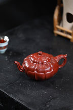 研高收藏重器【禅墩•葵菱】 作者：刘红仙 职称：研究员级高级工艺美术师 容量： 420cc 泥料： 稀有可心朱泥