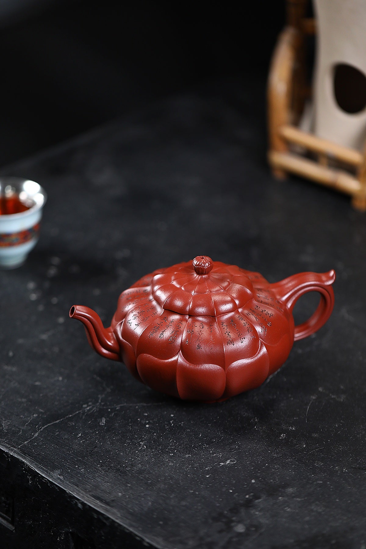 研高收藏重器【禅墩•葵菱】 作者：刘红仙 职称：研究员级高级工艺美术师 容量： 420cc 泥料： 稀有可心朱泥